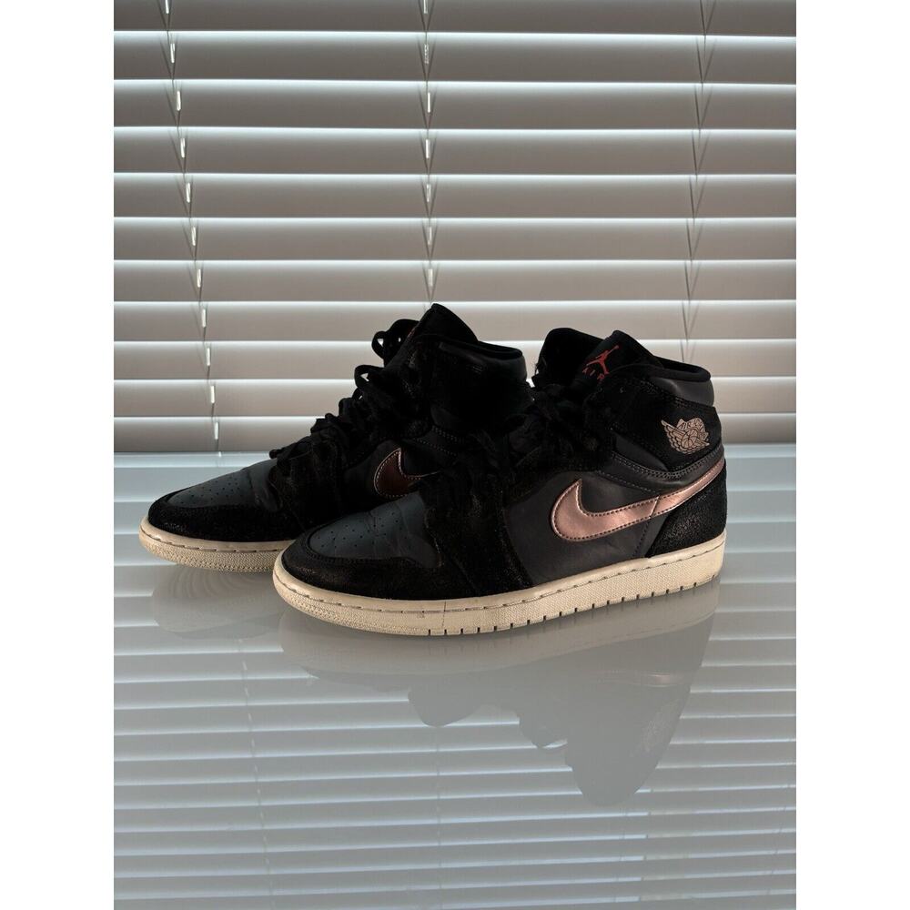 EUC Nike Air Jordan 1 Retro High Bronze Medal Size: 10 Men